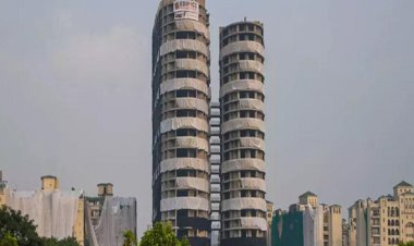 ببینید | تخریب کنترل شده  دو برج 103 متری در هند