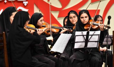 دختران دانش‌آموز شیرازی برای رشته موسیقی ثبت‌نام کردند