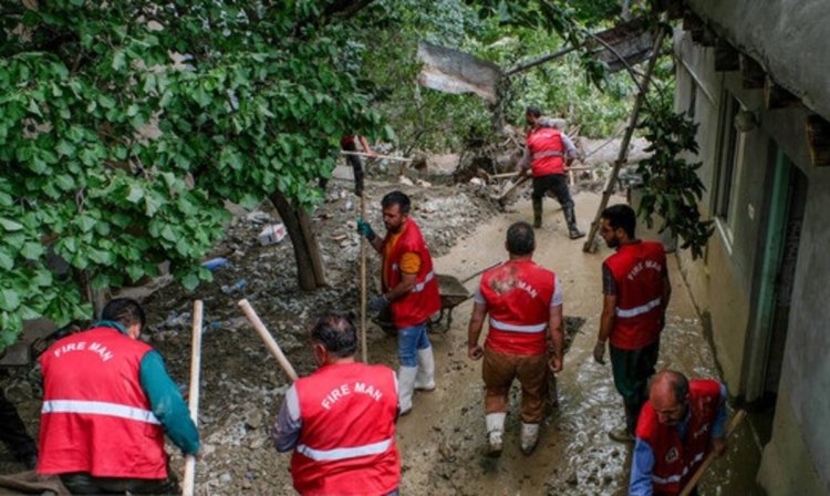 نجات ۱۸ تن در سیل اخیر در فیروزکوه از سوی هلال احمر