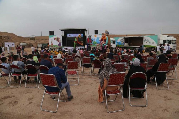 سینماهای سیار به مناطق کم برخوردار بوشهر می‌روند