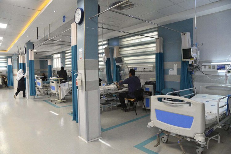 شیراز با کمبود ۲۳۰۰ تخت بیمارستانی روبروست    