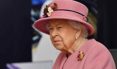 پزشکان بر بالین ملکه انگلیس