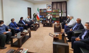 انتقاد امام جمعه بندرعباس از فقر در هرمزگان با وجود بنادر و سواحل گسترده