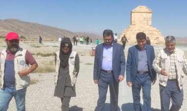 نزدیک‌ترین شهر به سایت جهانی پاسارگاد فاقد هتل است