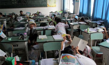 ببینید | لحظه اقدام قهرمانانه: نجات دوست با پای شکسته زیر زلزله!