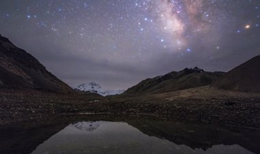 تماشا کنید| طلوع کهکشان راه شیری از فراز اورست