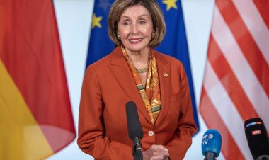 پلوسی در پی درگیری مرزی وارد ارمنستان شد    