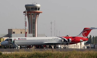 ببینید | تاخیر پرواز نجف به تهران بانوی ایرانی را راهی بیمارستان کرد!