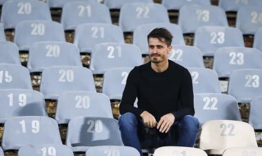 چه کسی صفحه  وریا غفوری را از دسترس خارج کرد؟