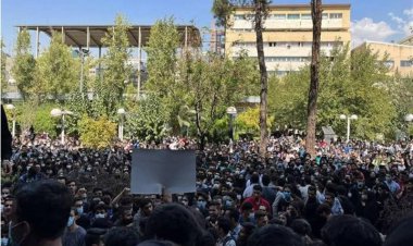 تجمع دانشجویان در پی درگذشت مهسا