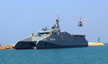 ببینید | این شناورهای نیروی دریایی و هلی‌کوپترها، در سالروز شروع جنگ در خلیج‌فارس رژه رفتند