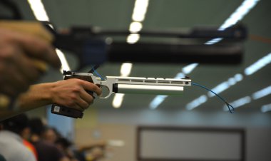 قهرمانی عفتی و دومی فروغی در جایزه بزرگ تپانچه مردان