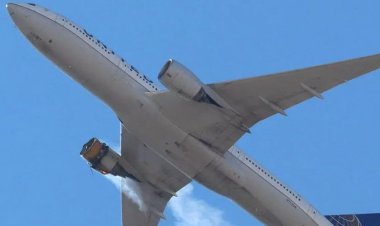 ببینید | اولین تصاویر از لحظه ترسناک آتش گرفتن هواپیمای بوئینگ ٧٧٧ در آسمان