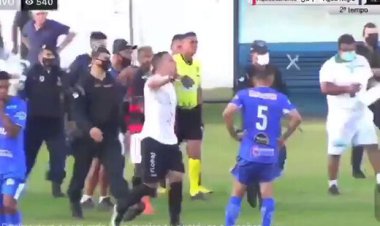 ببینید | تعقیب یک فوتبالیست در زمین با اسلحه توسط پلیس!