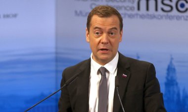 مدودوف: روسیه در صورت تهدید دشمن حق استفاده از تسلیحات هسته‌ای را دارد