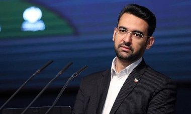 ببینید| پیش‌بینی جالب آذری جهرمی: برخی برای اینترنت استارلینک ایلان ماسک بازاریابی می‌کنند!