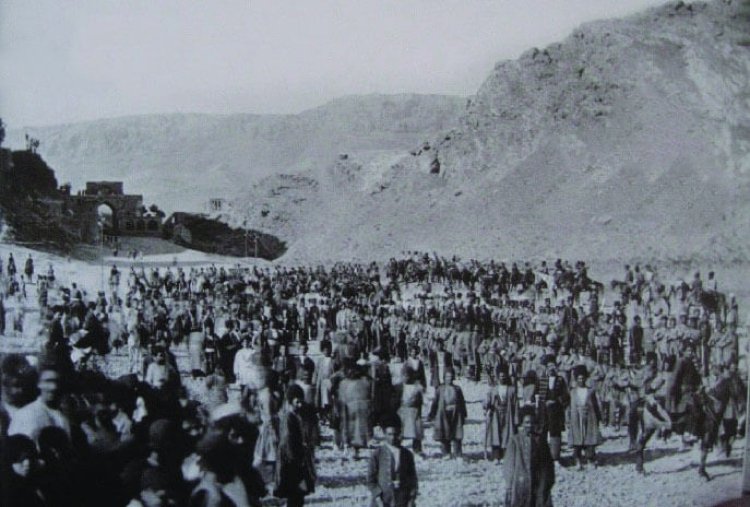 جشن ۱۰۴ سال پیش مردم شیراز برای پایان جنگ!