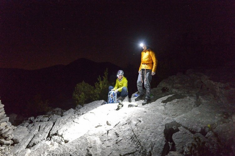 نجات کوهنورد زن از ارتفاع ۴۴۰۹ متری دنا