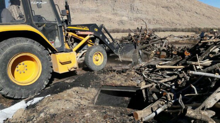 کشف و تخریب کوره ذغال غیر مجاز در شهرستان میناب