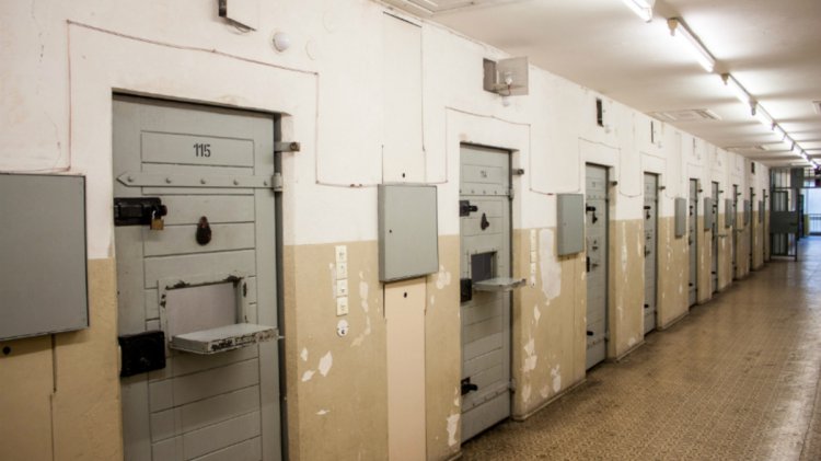 حبس داوطلبانه ۵۵ قاضی برای تجربه زندگی زندانیان در بلژیک   