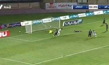 گل اول استقلال به گل گهر توسط محبی دقیقه ۳۰