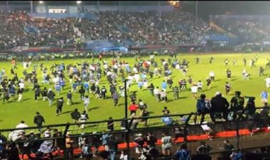 فاجعه در اندونزی؛ برخورد وحشیانه پلیس با تماشاگران  و کشته شدن ۱۲۷ نفر