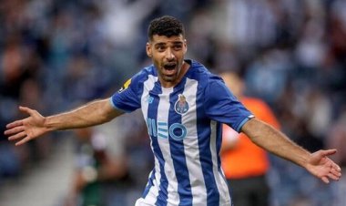 پلاکارد جالب یک هوادار برای طارمی/عکس