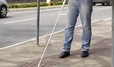 این قهرمانان، نمی‌بینند