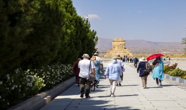 تعطیلی پنجشنبه‌ها، نسخه شفابخش گردشگری فارس