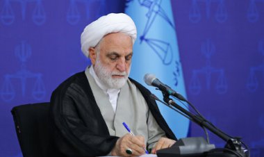 ببینید | برگزاری جلسه منتقدان با رئیس دستگاه قضا