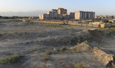 زمین بگیرید،کم‌کم خانه بسازید