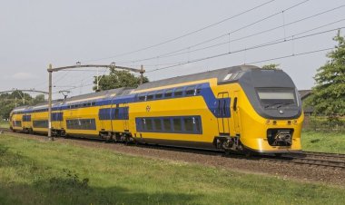 ببینید| نصف شدن اتوبوس بر اثر برخورد قطار