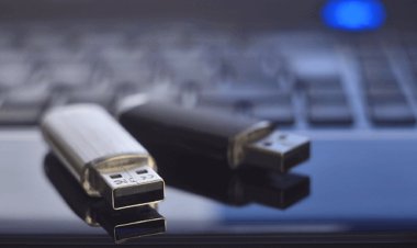 چرا بهتر است درایوهای USB قدیمی خود را نگه داریم؟