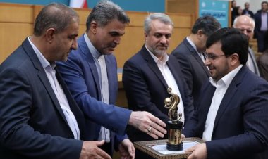 شرکت پتروشیمی شیراز صادر کننده ممتاز ملی سال1401 شد