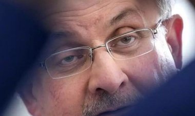 مدیر برنامه «سلمان رشدی» کوری یک چشم او را تایید کرد