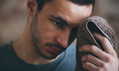 ۸ نشانه‌ای که بیش از حد، از بدن خود کار می‌کشید