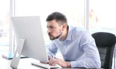 عوارض خیره شدن به مانیتور چیست؟