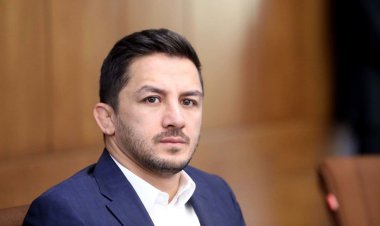 حمید سوریان از نایب رئیسی فدراسیون کشتی استعفا داد