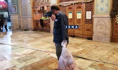 تصاویری دردناک از جمع‌آوری البسه خونین شهدای شاهچراغ
