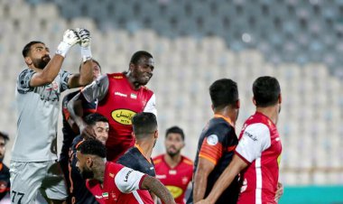 پرسپولیس در صدر ماند