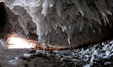 معرفی بیابان لوت و غار نمکدان قشم در نشست اتحادیه بین‌المللی  علوم‌زمین