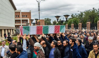 هشتم آبان، تشییع پیکر شهید گمنام ۱۸ ساله در اهواز