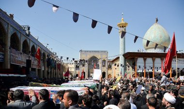 شهدای حمله تروریستی شیراز در صحن شاهچراغ(ع) آرام گرفتند