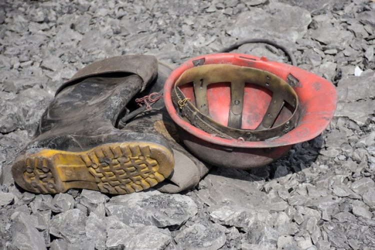 ۳ کشته و زخمی در حادثه ریزش معدن در بختگان فارس