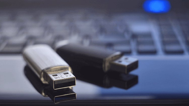 چرا بهتر است درایوهای USB قدیمی خود را نگه داریم؟