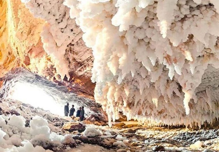 ثبت ژئوسایت غار نمکدان قشم در بین ۱۰۰ جایگاه برتر زمین شناسی جهان