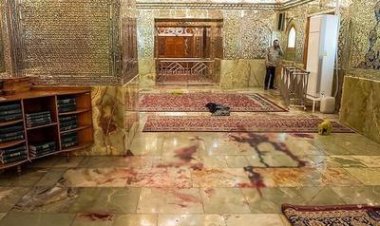 راه اندازی ویترین آثار به جا مانده از حمله تروریستی شیراز