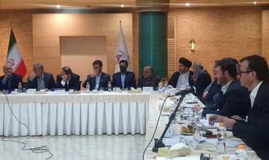 دستگیری  برخی از گردشگرانی که تنها از روی کنجکاوی از  حوادث اخیر عکاسی کرده اند