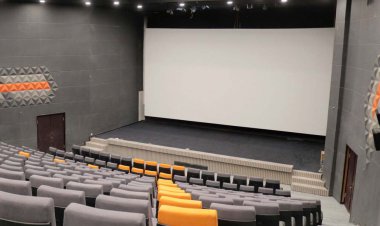 معاون وزیر فرهنگ از افتتاح ۲۰۰ سینما تا پایان سال خبر داد    