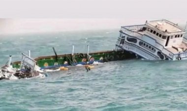 غرق شدن یک فروند لنج باری در بندرخمیر